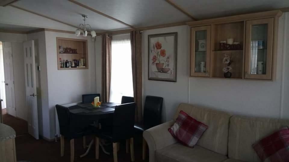 Chapmanholidaylets Cayton Bay Extérieur photo